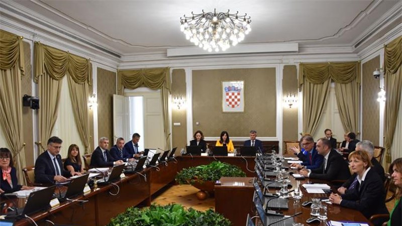 Vlada usvojila Strategiju upravljanja javnim dugom: Do 2021. njegov udjel u BDP-u planira se smanjiti na 65,4 posto 